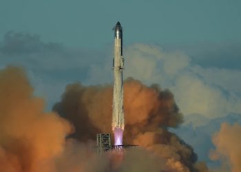 SpaceX launches the 11th test flight of its mega Starship rocket with another win
